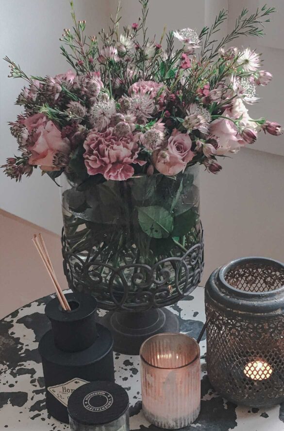 Blush pink flowers bouquet | Eat Cook Dine